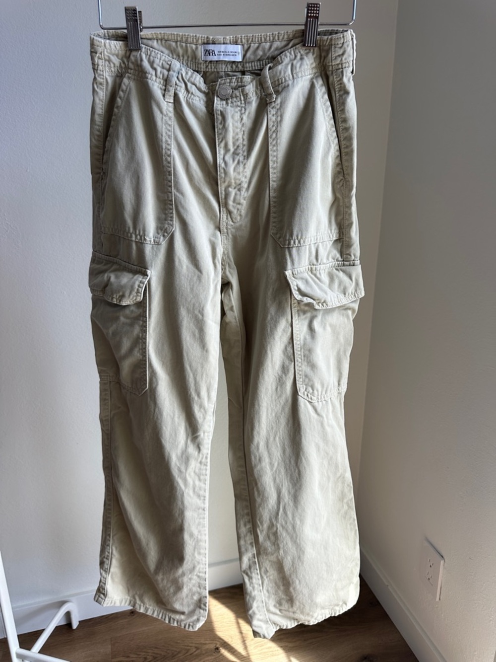Zara Wide Leg Cargo Pants in Light Beige